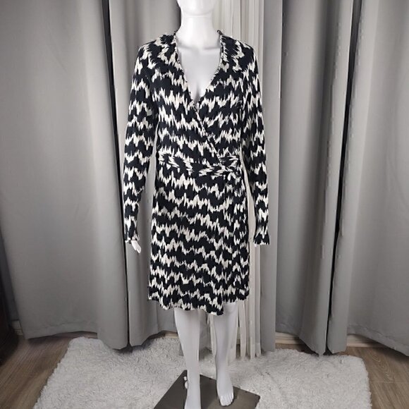 Tart Collections Dresses & Skirts - TART Black & White Faux Wrap Surplice Fit & Flare Soft Stretch Dress Sz M (NWT)
